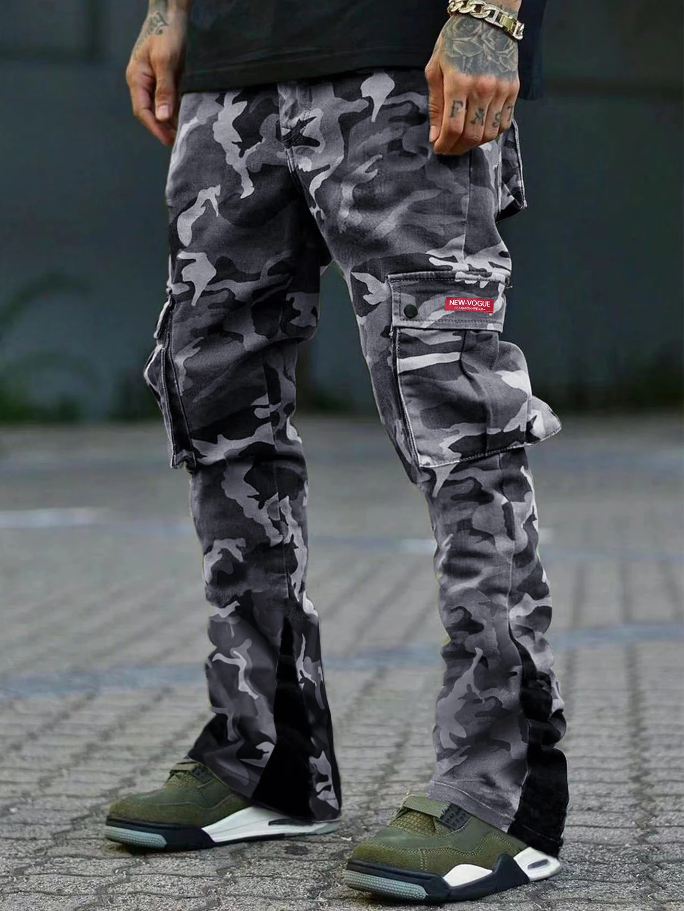 Men's New Camo Pants Fashion Outdoor Wide Leg Pants Large Pockets Decorative Woven Flare Pants Suitable for Young Casual Wear