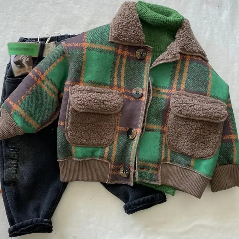 

Детская флисовая куртка в клетку, на осень/зиму