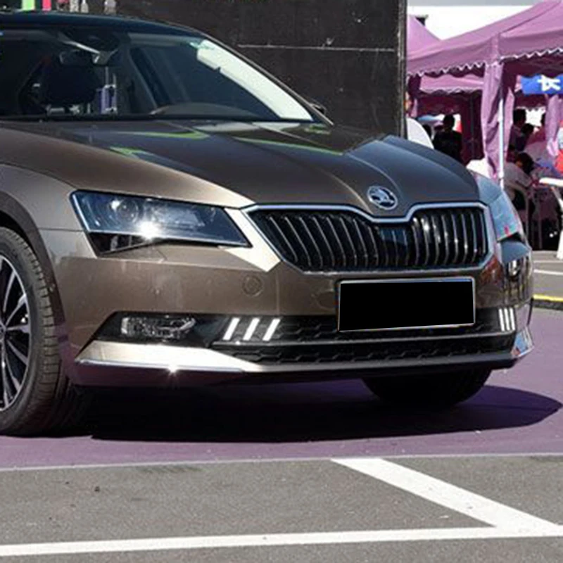 2 قطعة لسكودا سوبيرب 2016-2018 ضوء النهار الجري LED اتجاه التدفق
