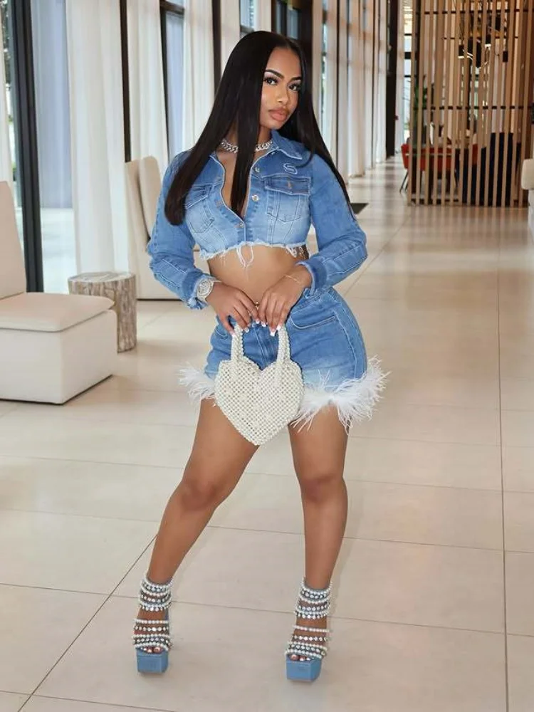 

Женский костюм Sister Star, оптовая продажа, джинсовая эластичная модная юбка с длинными рукавами и перьями, персонализированный уличный пригородный наряд из двух предметов