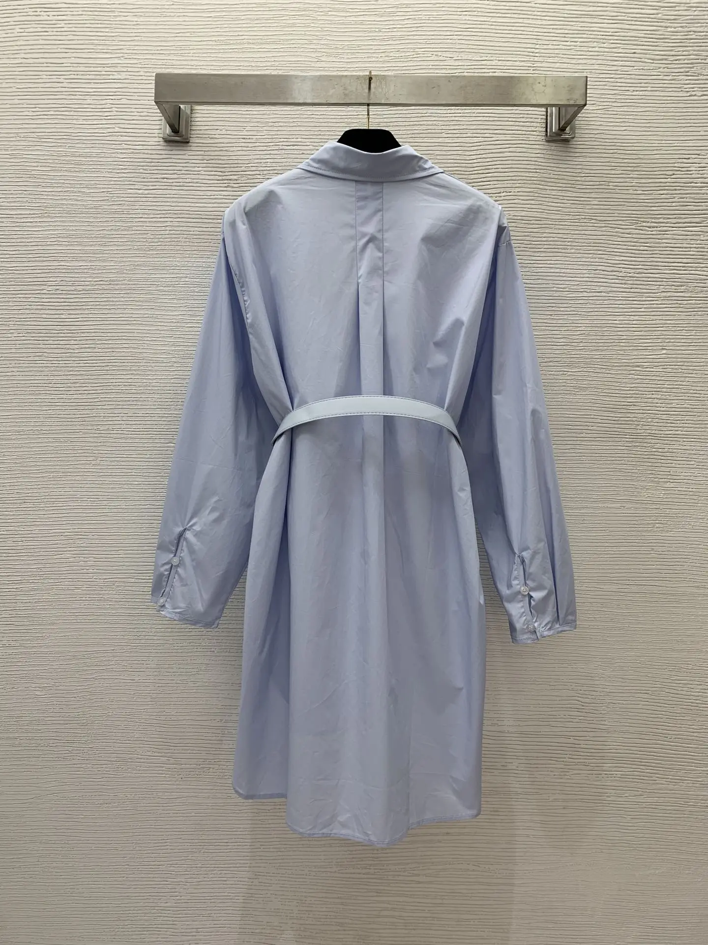 

Spring/Summer 2024 New Fashionable, Elegant Embroidered Button Door Flip Collar, Slim Waist, Long sleeved Shirt Dress