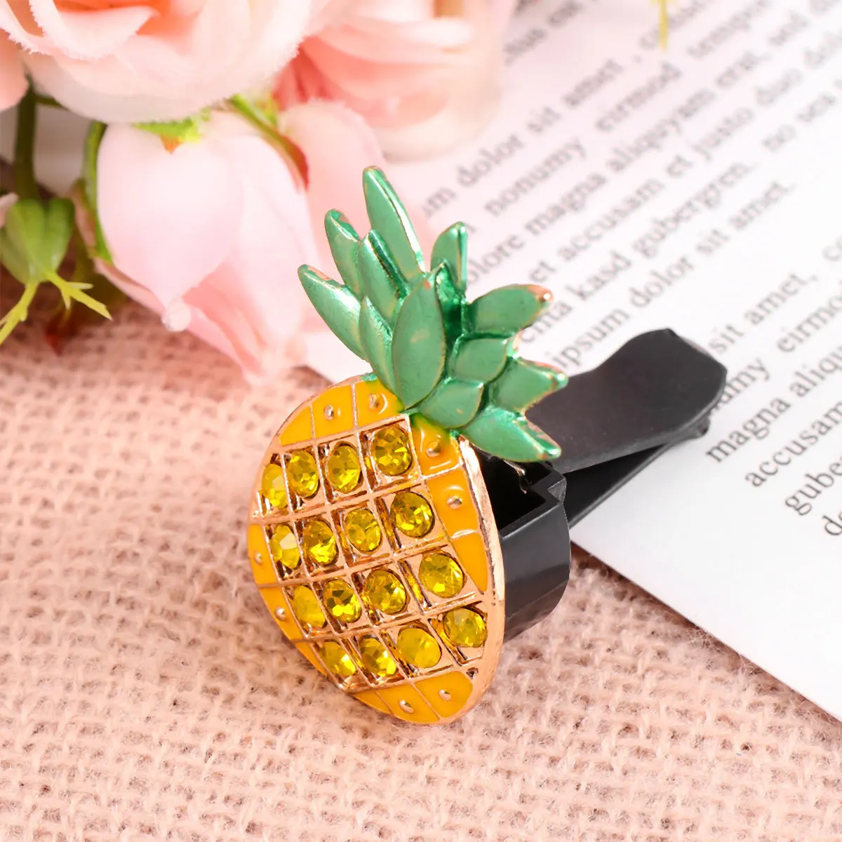 

Rhinestone Pineapple Car Perfume Clip Air Freshener Car Vent Aromatherapy Diffuser Decoration Vent Clip Charms