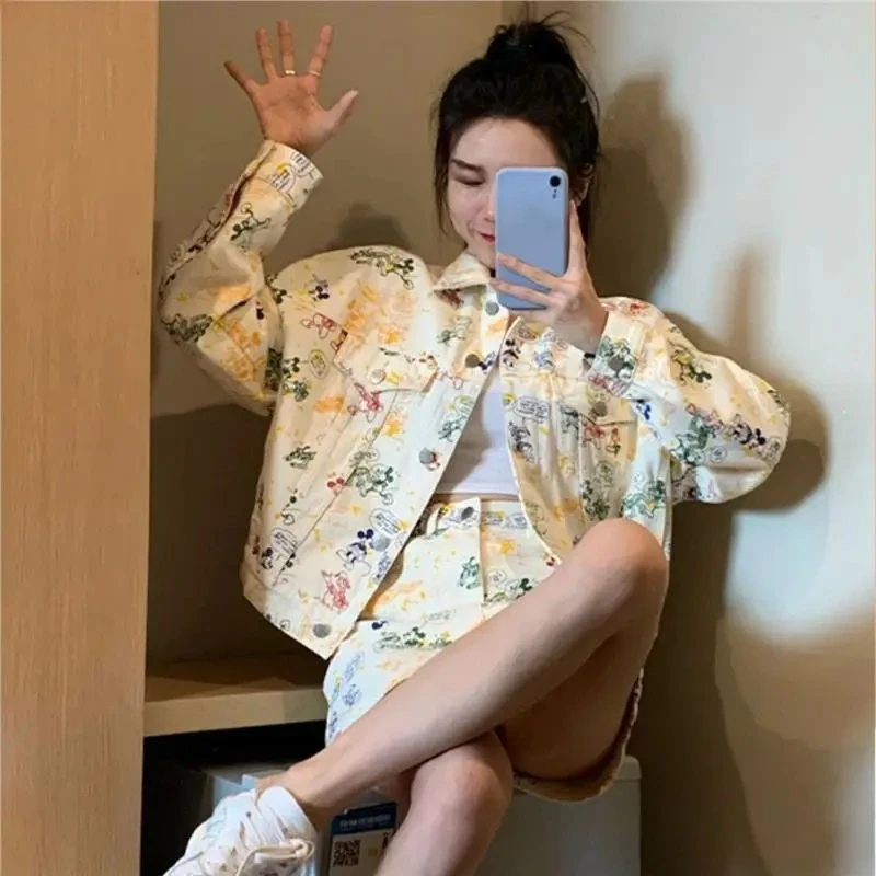 DisneyКуртка + Юбка 2025 Комплект джинсовой юбки Высококачественная грушевидная куртка Женский весенне-осенний топ Короткая юбка Тонкая и тонкая