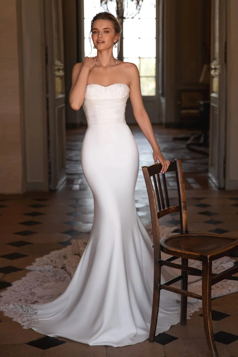 Customized Sweetheart Sleeveless Mermaid Wedding Gown Backless Zipper Long Train With Lace Bridal Gowns