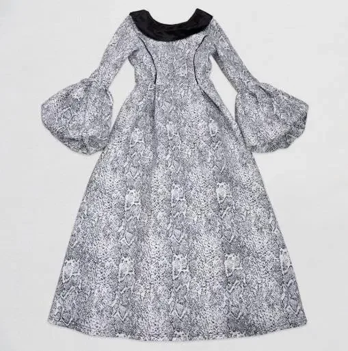 

Женское платье осеннее новое 2025 года: элегантное, с зауженной талией, открытой спиной, отложным воротником, рукавами-фонариками и пышной юбкой