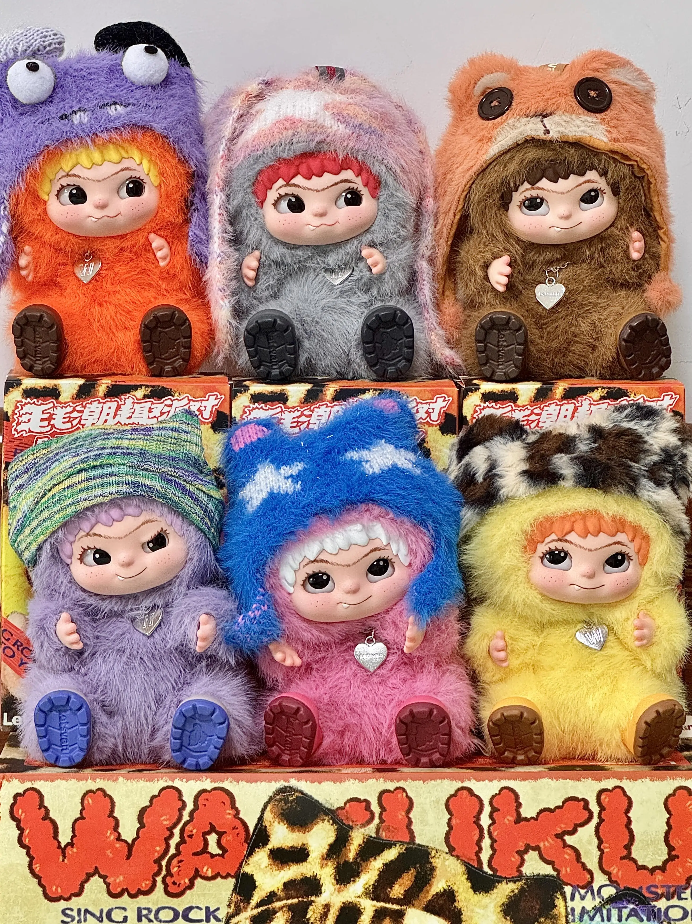 ألعاب قطيفة من الفينيل عالية الجودة، وصناديق عمياء عصرية، وسلسلة حفلات وواكو الممتعة، ونماذج مصنوعة يدويًا، وسلسلة إكسسوار