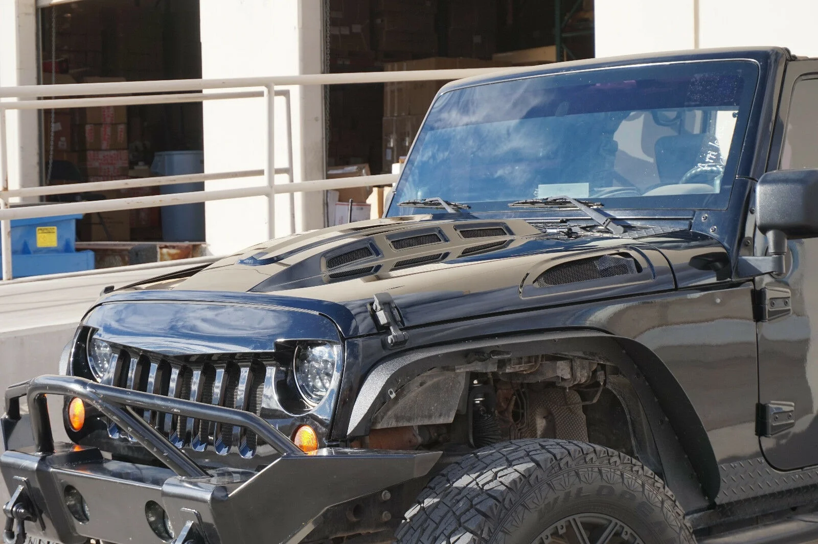 

Капот Avenger Style с теплоизоляцией для Jeep Wrangler JK JKU Unlimited Rubicon 2007-2017 годов выпуска