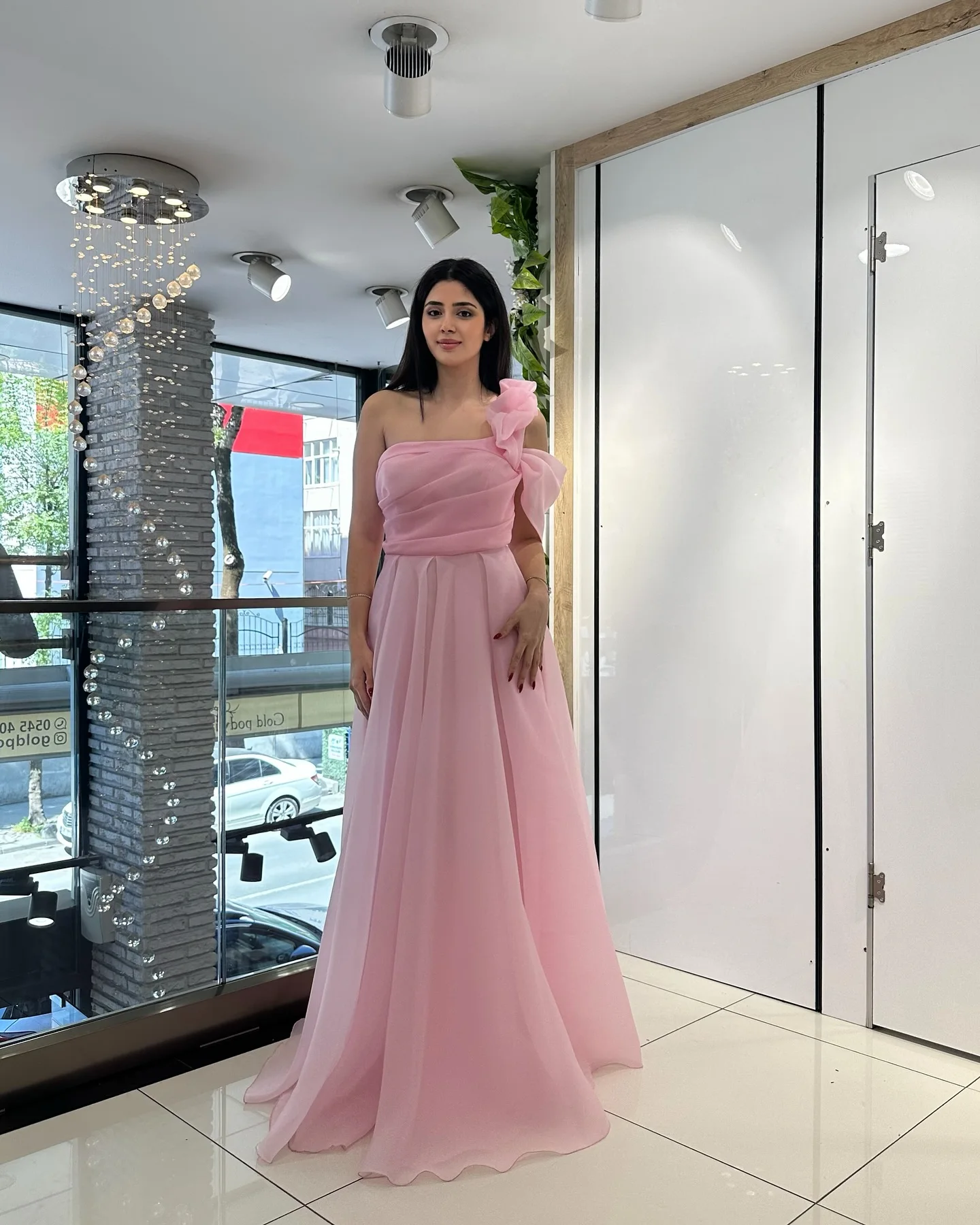 

2025 Custom Made A-Line Tulle Off the Shoulder Prom Dress Exquisite Strapless Sleeveless Ribbons Open Back Evening Dress