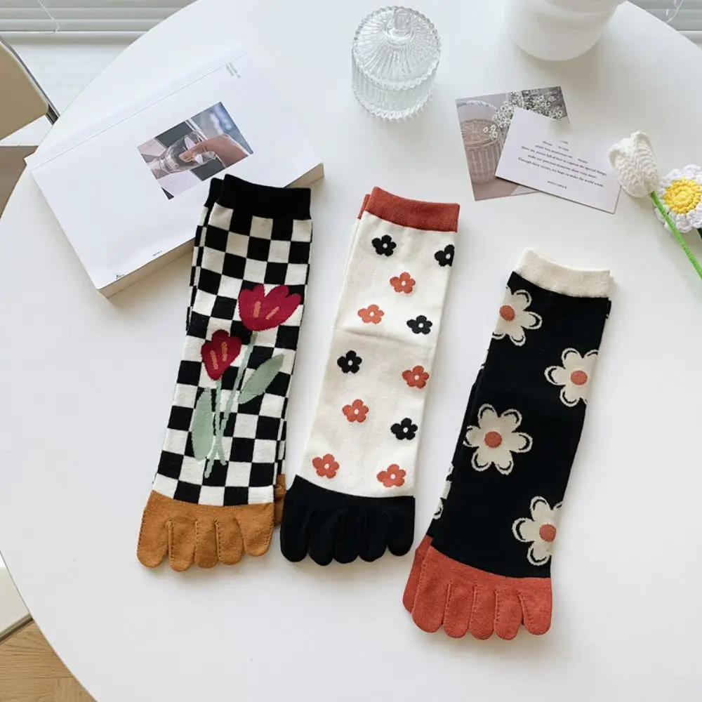 

Simple Flower Five Finger Tube Socks Breathable Stripe Grid Split Toe Short Socks Anti Slip Cotton Toe Separator Socks Women