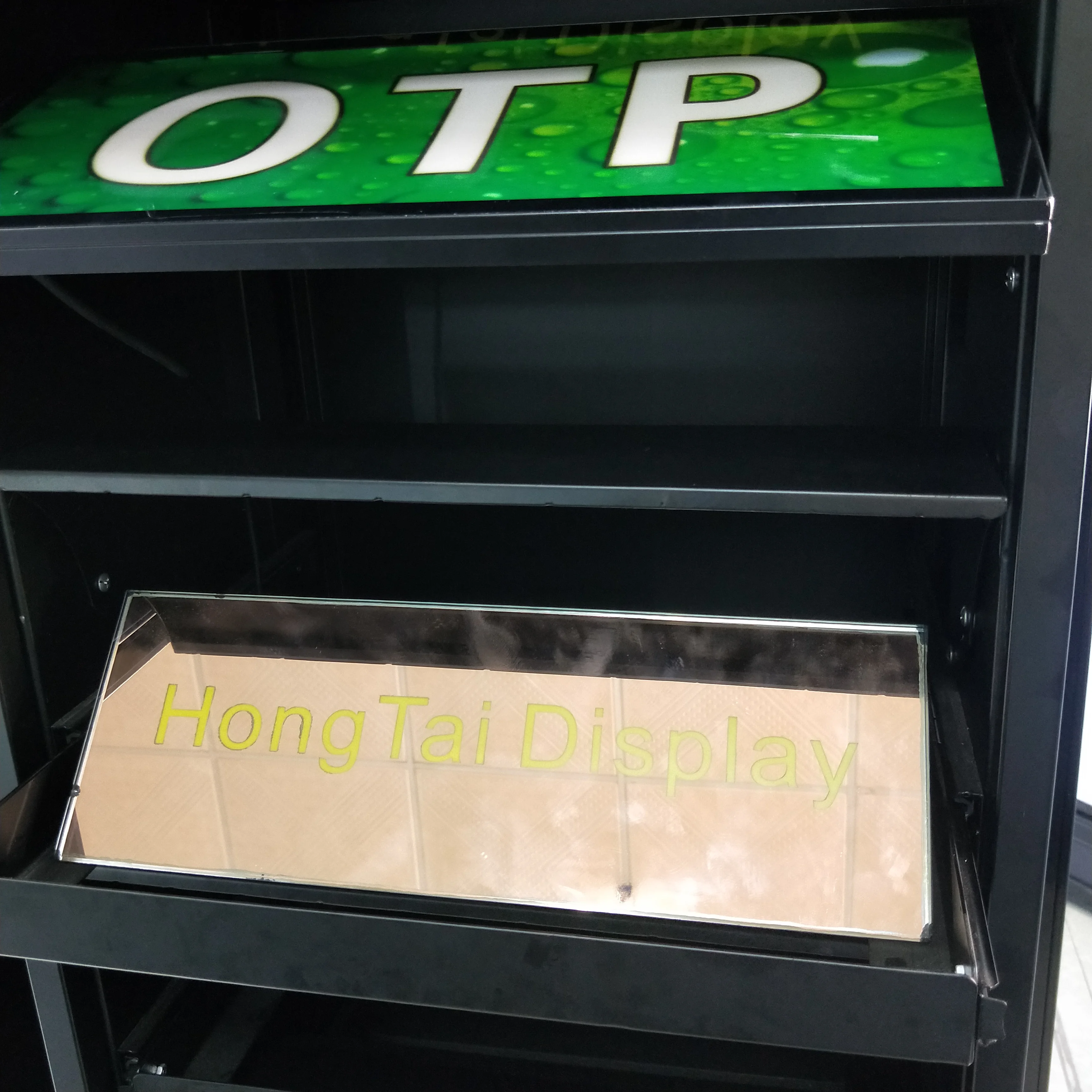 カスタムメイドの照明付きボックス型煙草店陳列什器、完全組み立て済み、煙草店用ディスプレイ家具