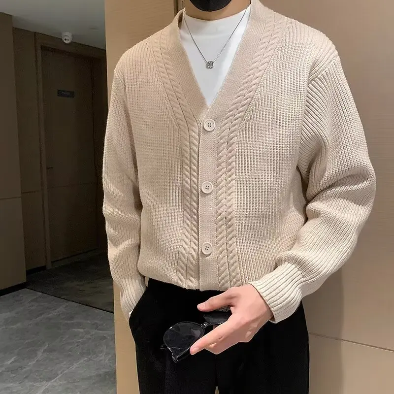 High-quality stretchable autumn and winter knit cardigan men's business casual retro V-neck warm sweater.