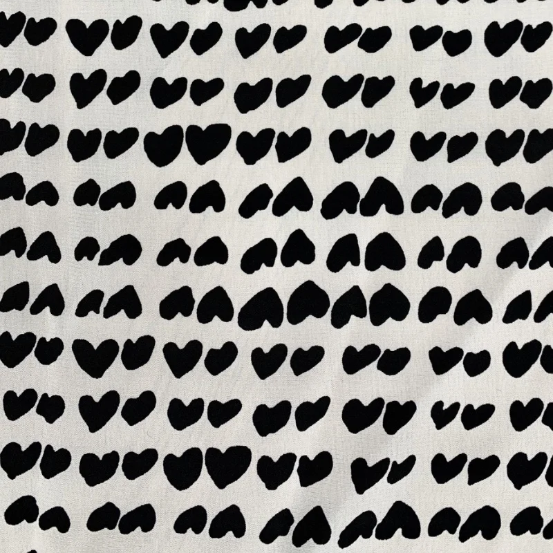 

1 meter 100% Mulberry Silk 16 momme Crepe Silk Fabric With with Black Hearts Printed 114cm 44" wide by the yard JX014