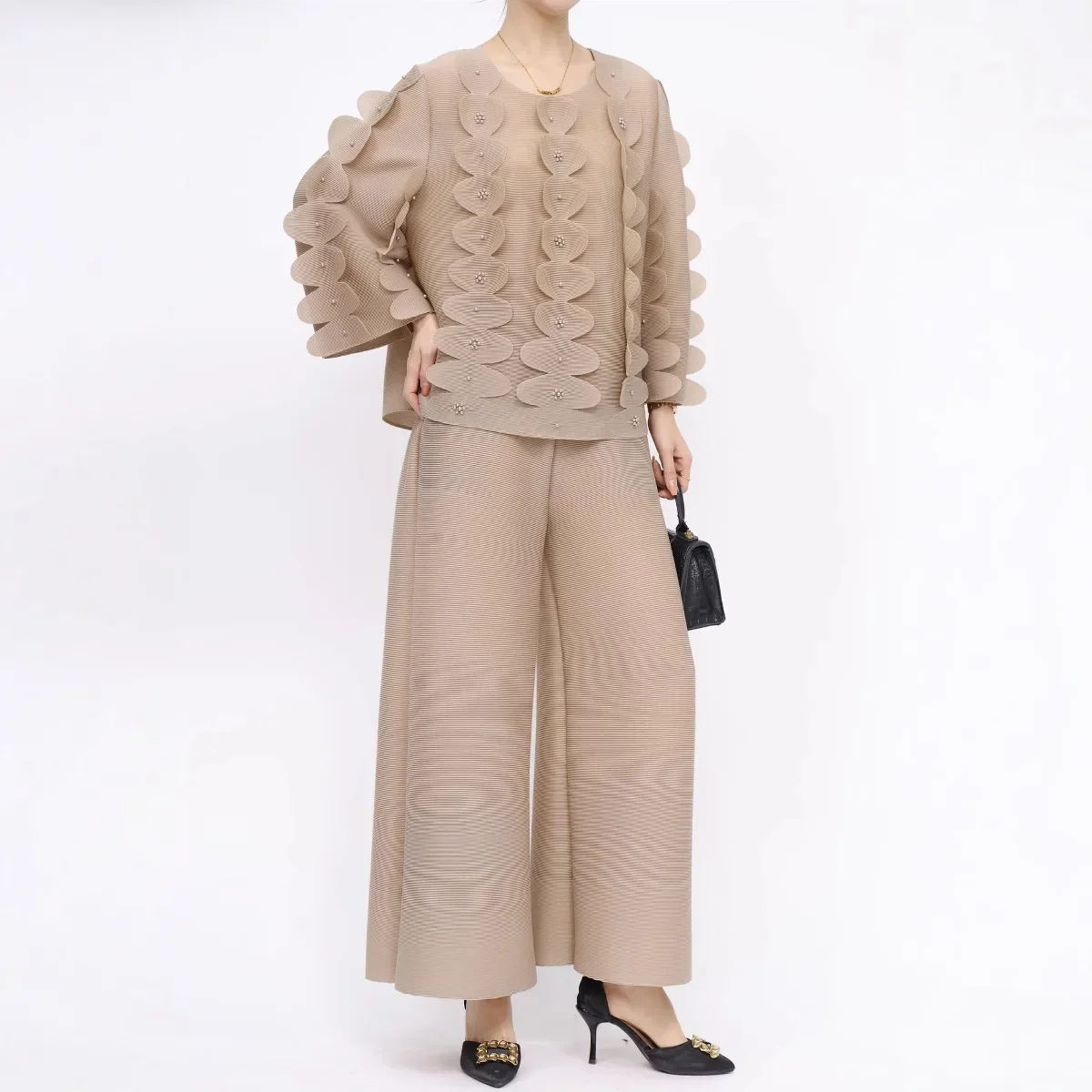 

Miyake Folds 2024 Autumn New Suit Crew Neck Flower Top Loose Straight Pants Casual Skinny Two-piece Set Women
