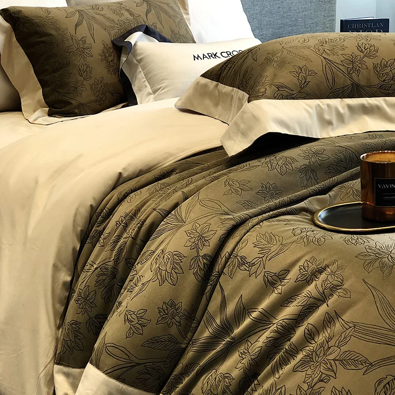 Long-staple Cotton Thickened and Ground Four-piece Set Light Luxury Jacquard Quilt Cover Bed Sheet Pillowcase Bedding Set.
