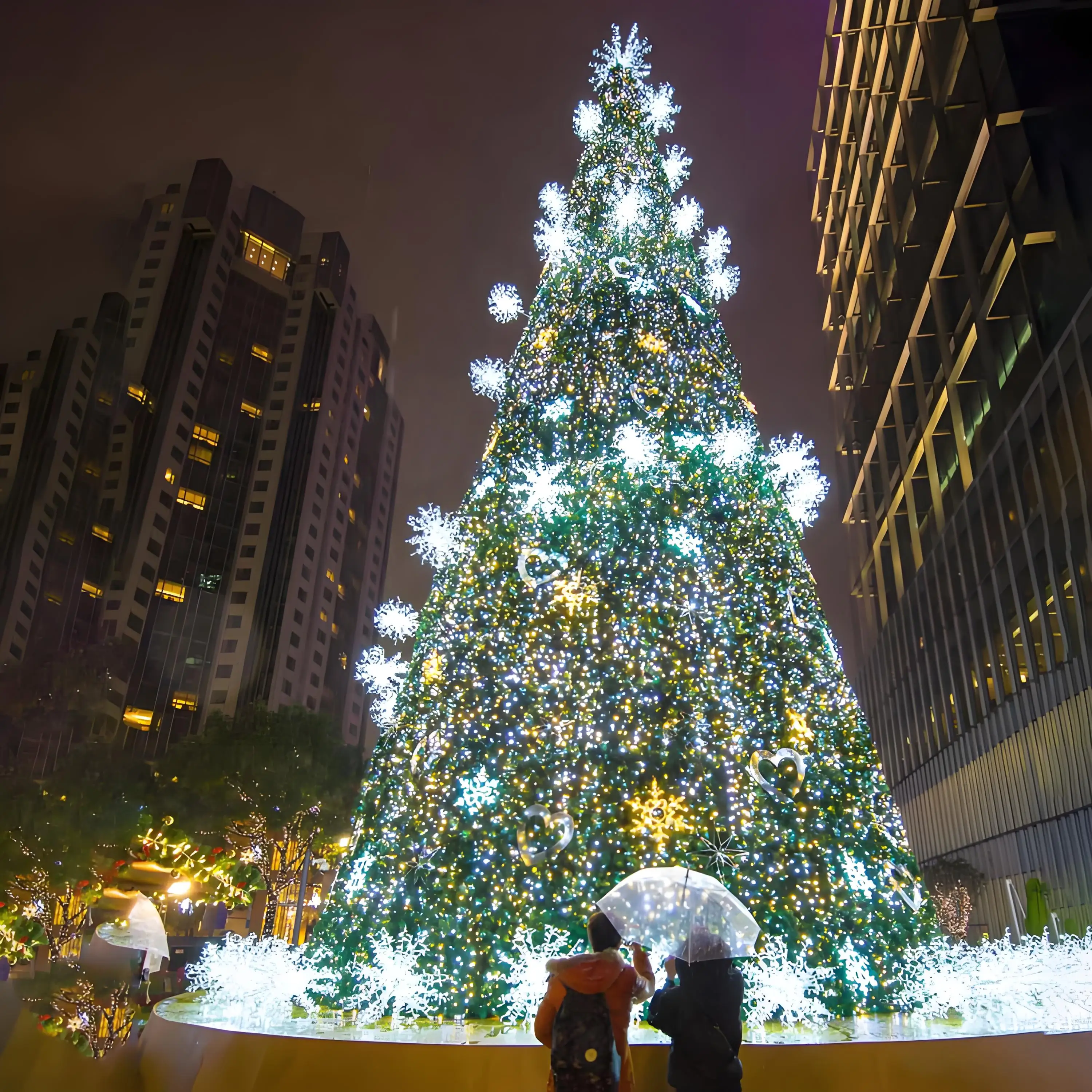 

New Design 20 Meters Pe&pvc Giant Outdoor Led Lighted Artificial Christmas Tree