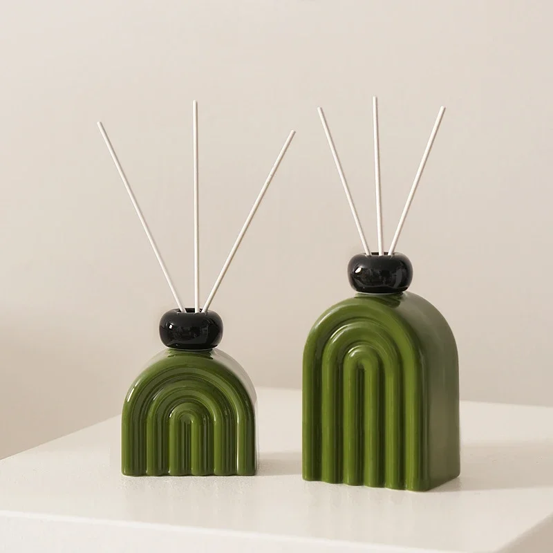 Creative Aromatherapy Essential Oil Ceramic Bottle Flameless Fragrance Diffuser Container Living Room Dining Table Scent Bottle
