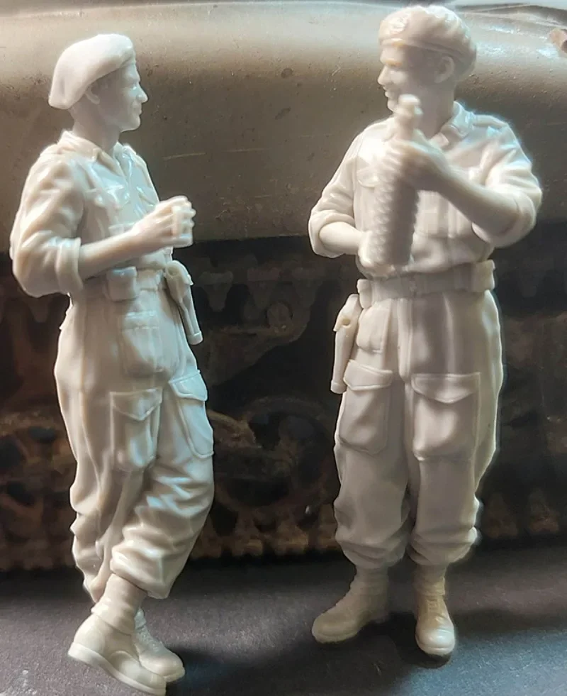 

1/35 Scale Resin Figures Model Building Kits Miniature Toys & Hobbies Tank Crew 2 Figures Unassembled and Unpainted 985A