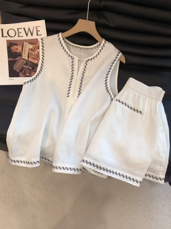 

Elegant Casual Cotton Linen Embroidery Women's Two-Piece Set Summer Fashionable round Neck Sleeveless Top Shorts Ensemble