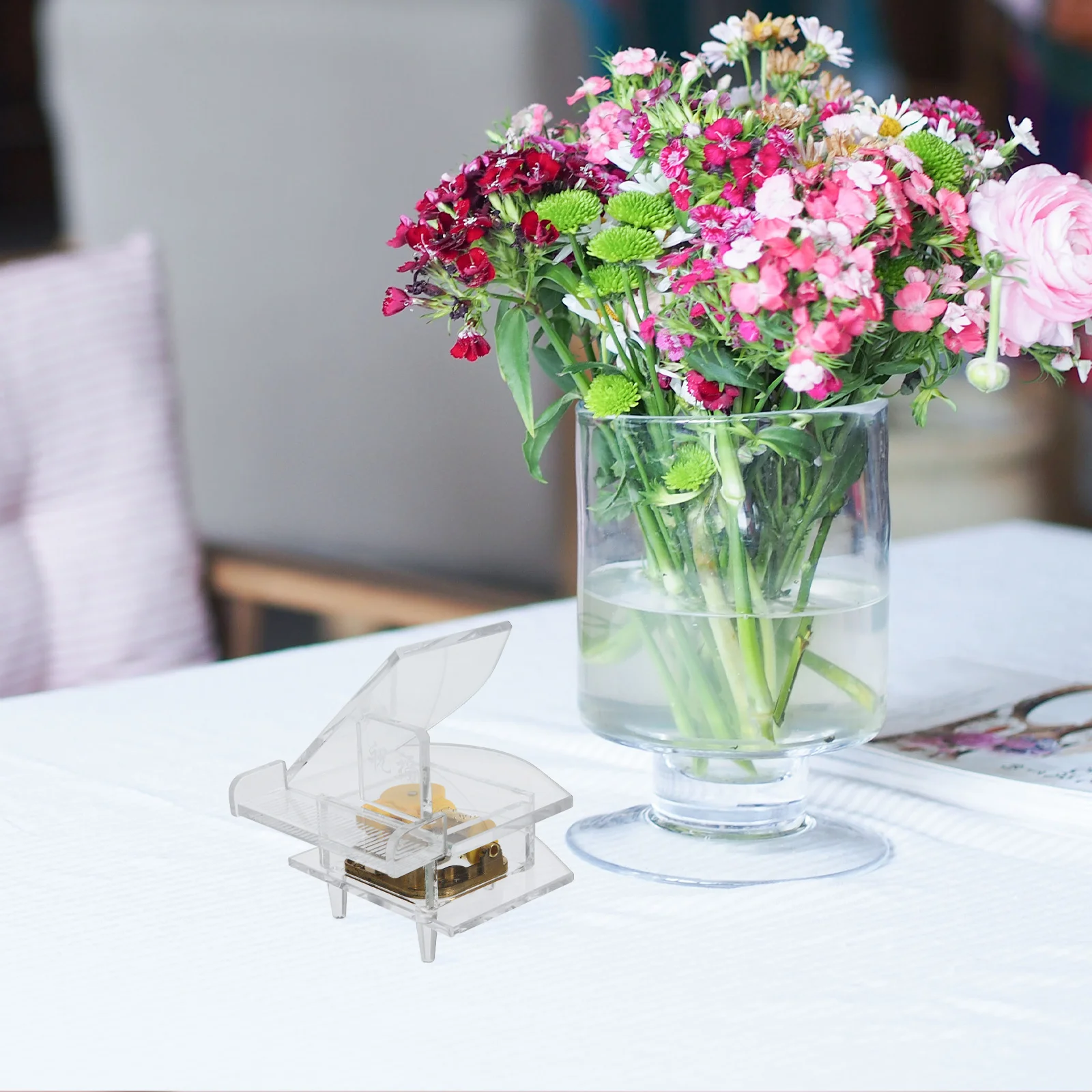 

Crystal Piano Music Box Elegant Glass Design Retro Music Instrument Decorative Melody Box for Indoor Display Wedding Birthday