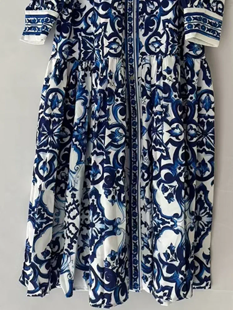 Designer-Hemdkleid mit Revers, einreihig, Krawatte und geraffter Taille, 2025, Herbst-Damenkleid, modisch, plissiert, lockerer, bauschiger Rock