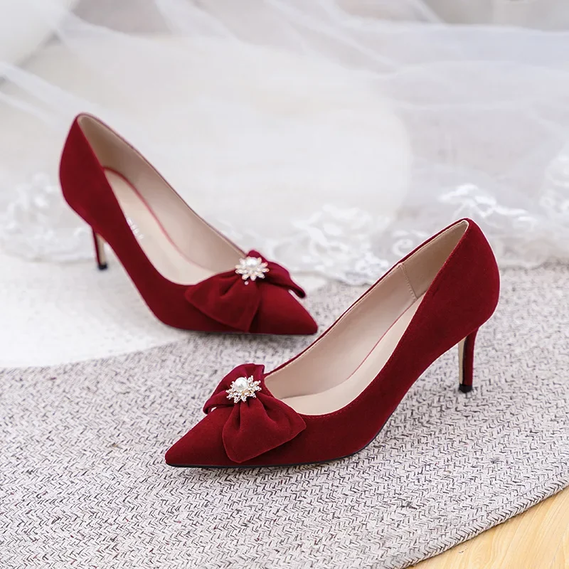 Scarpe da sposa bianche, nuovo abito da sposa, scarpe da sposa, tacchi alti con fiocco Xiuhe rosso vino, piccole scarpe singole in stile profumato