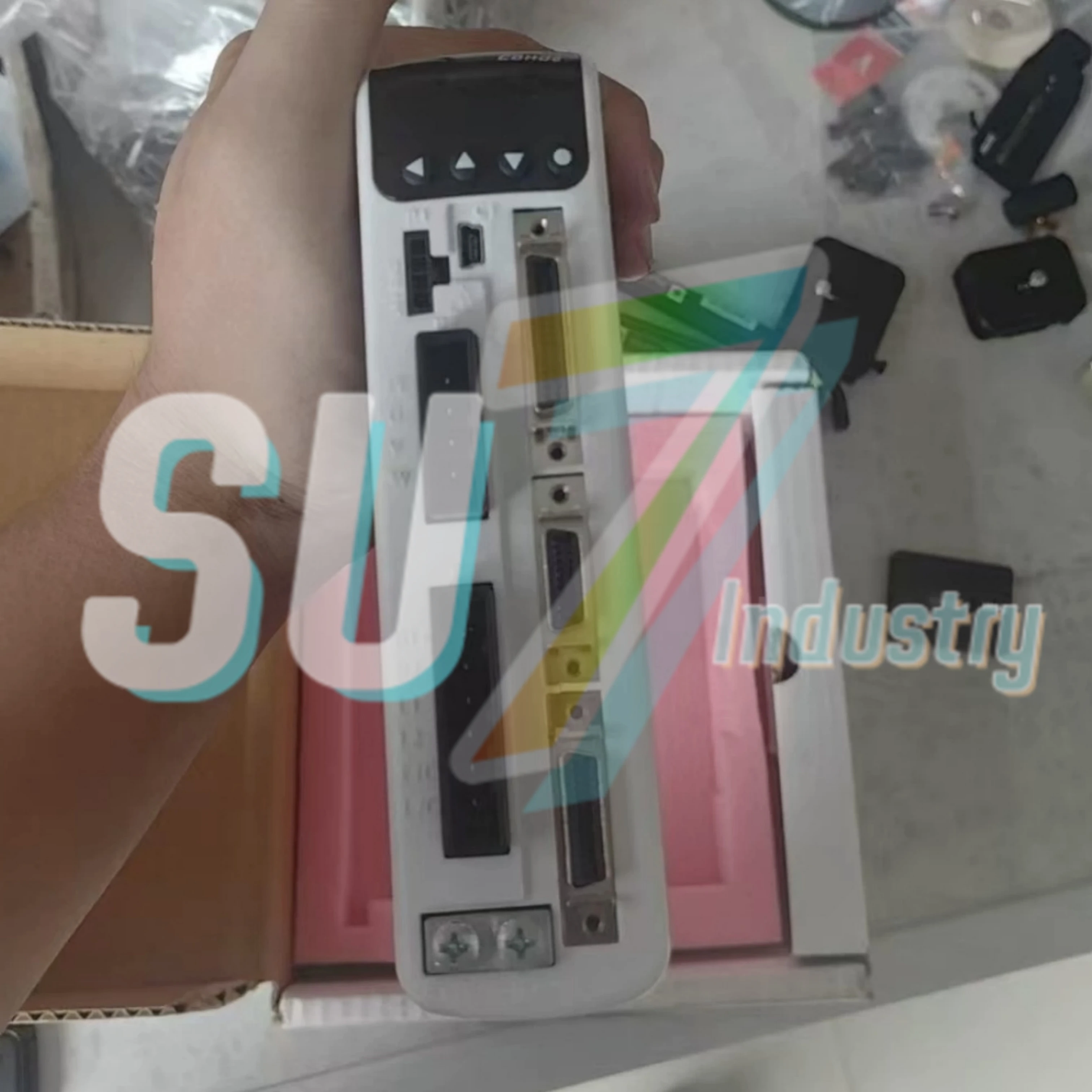 Neuer originaler Servotreiber CDHD-1D52AEC2-RO CDHD2-0031DEC2 CDHD2-0032AAP1 CDHD2-0032AEC2 CDHD2-0062AAP1 CDHD2-0062AEC2