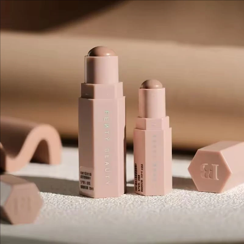 بودرة Fenty Beauty Lip Glaze Streamer ذات لون واحد مزدوج عالي اللمعان ولوحة إضاءة للوجه الناعم للمكياج INS
