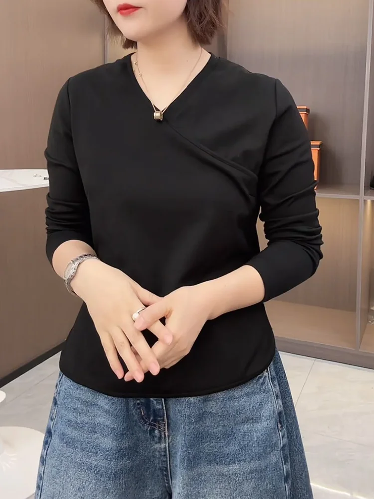 

Новая осенняя модная базовая футболка с V-образным вырезом и длинным рукавом, больших размеров, стройнящая, повседневная, удобная, подходит для любого типа фигуры.