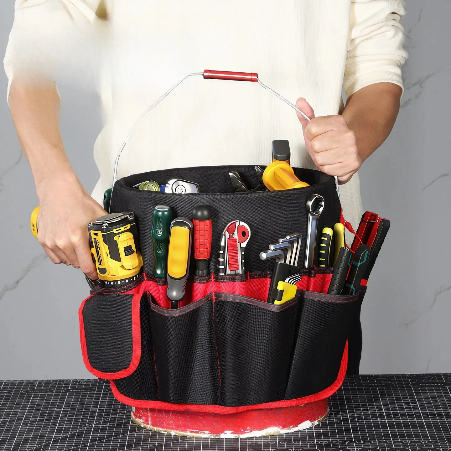 Multi-functional hardware tool bucket bag large capacity portable storage outdoor work maintenance fanny pack