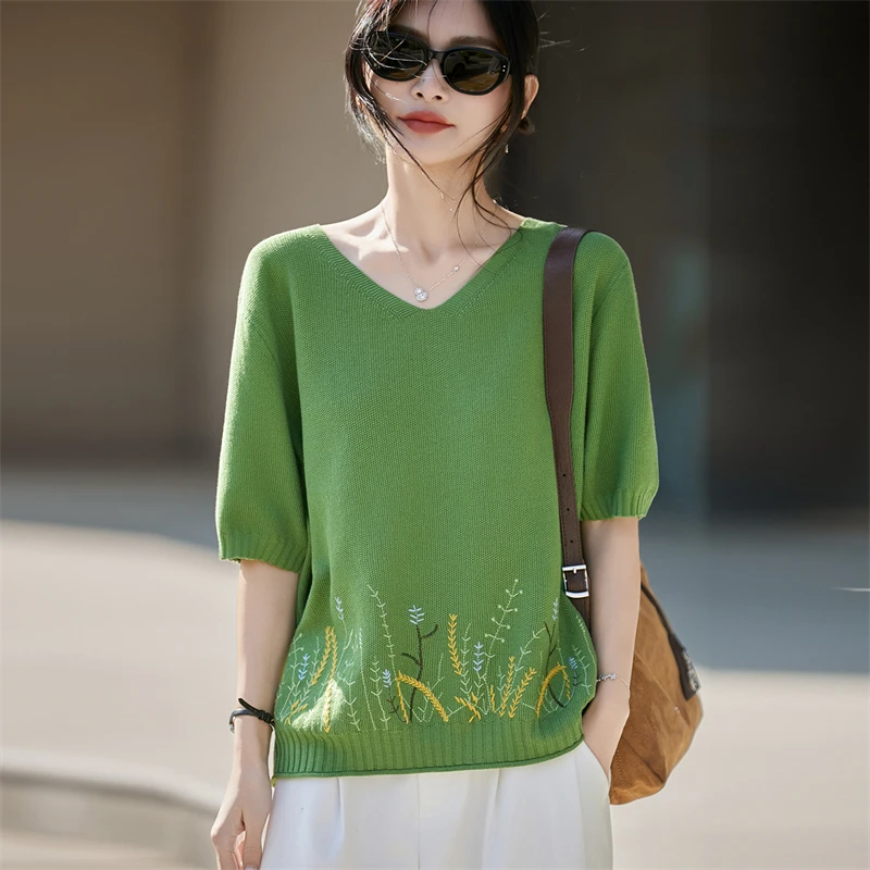 

Летняя новинка: женская трикотажная футболка с коротким рукавом и V-образным вырезом, с вышивкой и жаккардовым узором, модный женский пуловер с коротким рукавом, горячая распродажа.