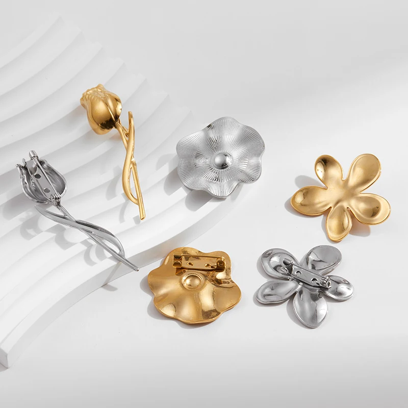 بريسكا | دبابيس زهرة معدنية جديدة للنساء من الفولاذ المقاوم للصدأ إكسسوارات الملابس المطلية بالذهب عيار 18 قيراط بالجملة #1