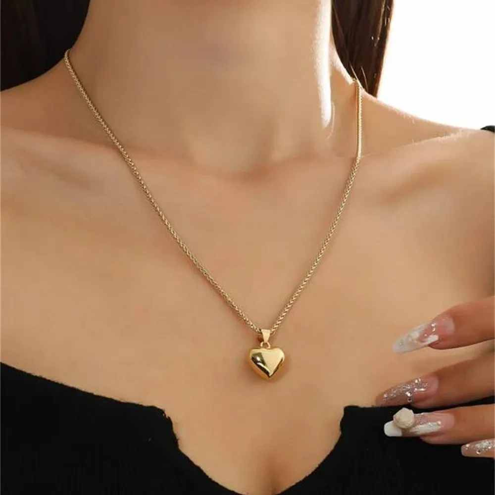 Fashion Gold-plate Simple Twist Chain Heart-shaped Pendant Necklace For Women Female Vintage Punk Hip-hop Jewelry Gift Wholesale