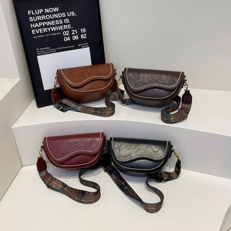 

Luxury Women's Crossbody-Bag Crafted From Premium Leather Boasting High-End Famous Spacious Soft Commuter Refined Look​