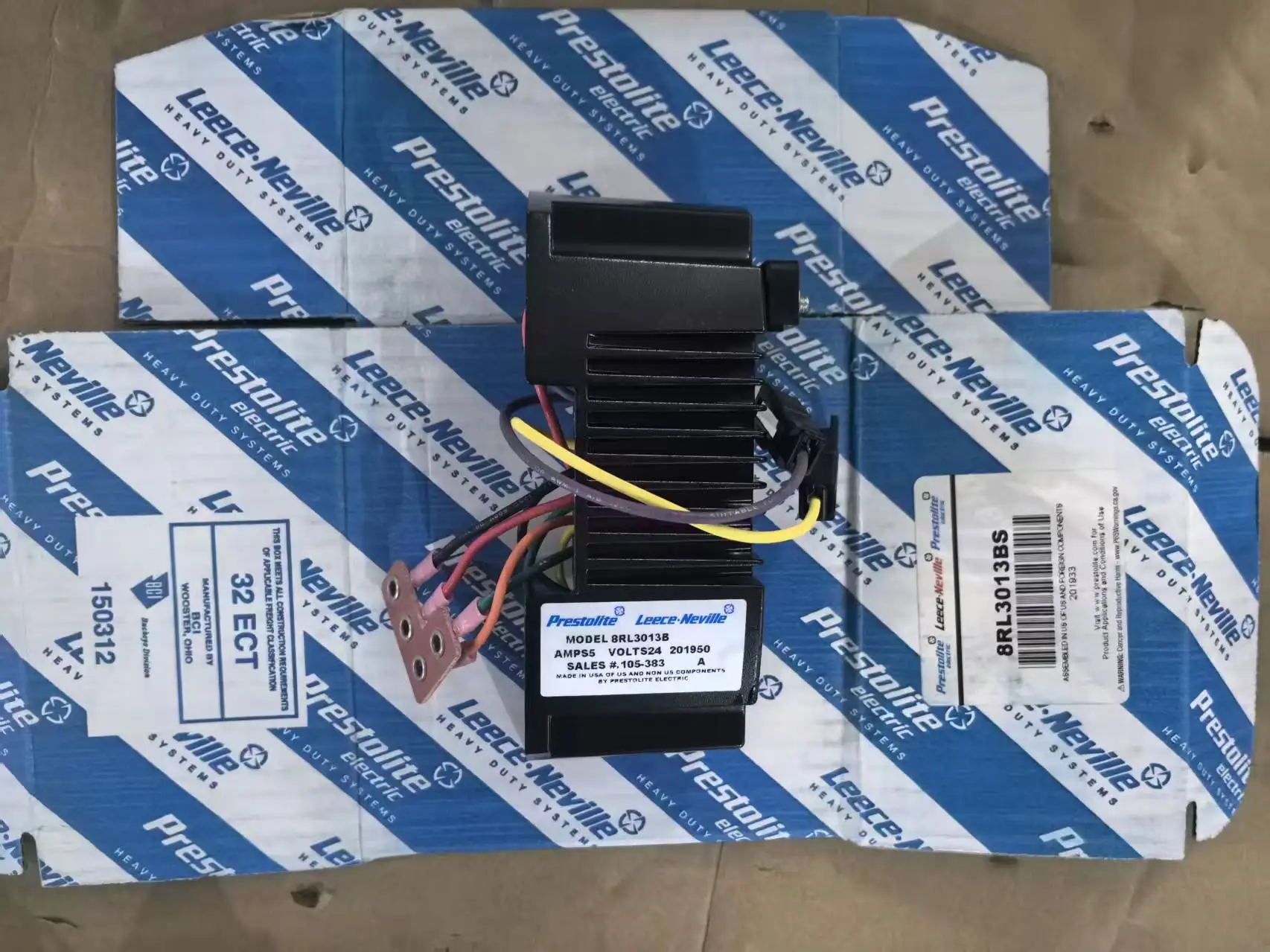 8SC3200V Car Alternator Regulator 8RL3013B