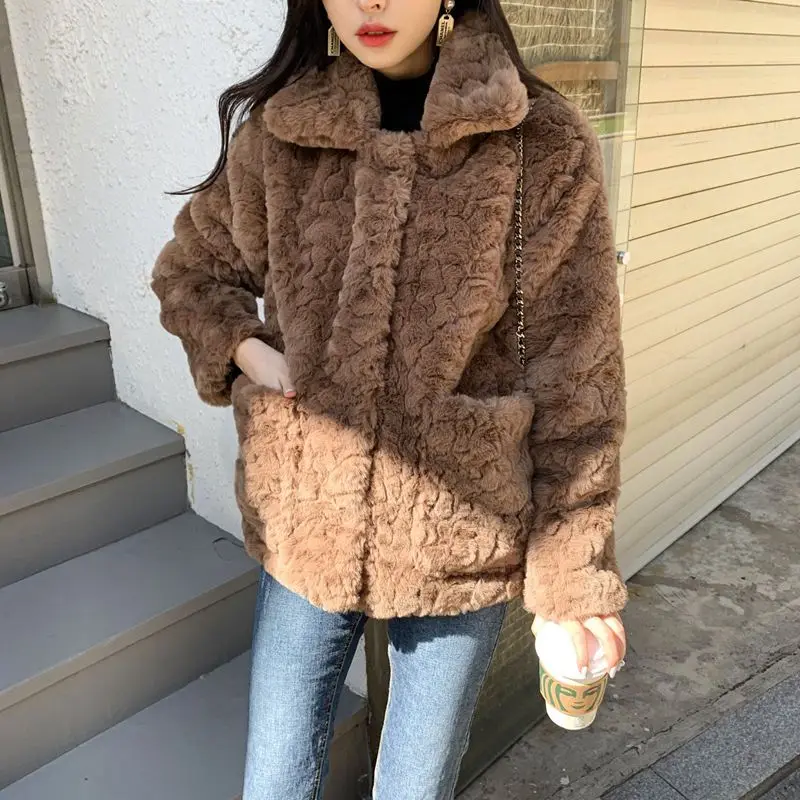 2024 New Autumn And Winter Faux Fur Lamb Plush Fashion Casual Coat Female Warm Rabbit Plush Korean Temperament Loose Top Female.