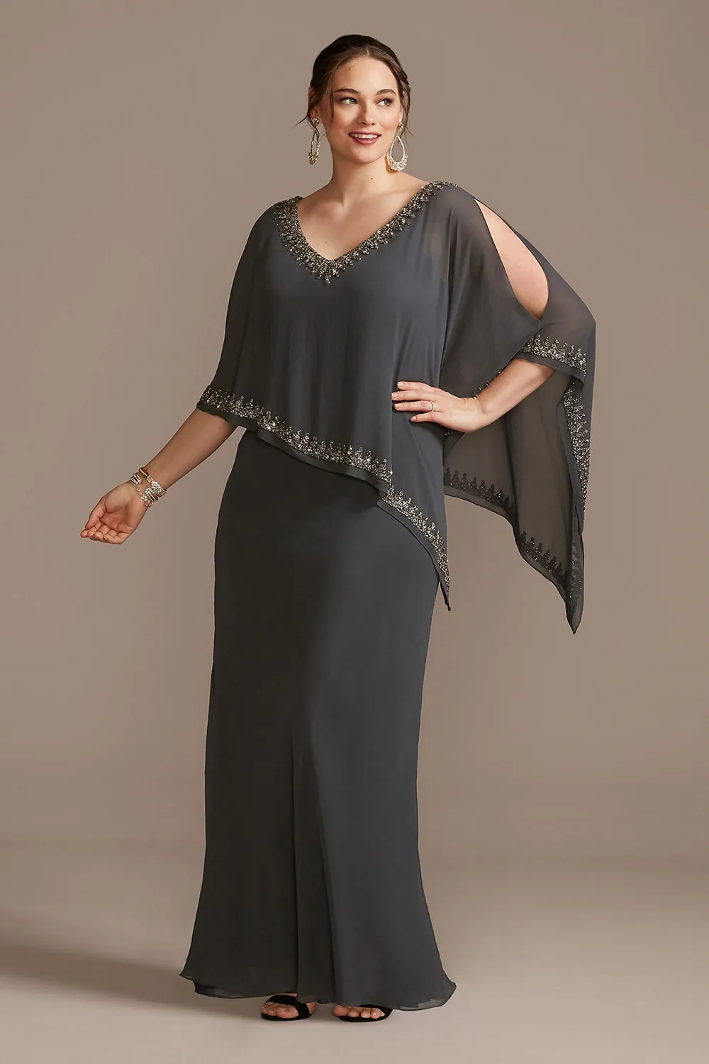 Beaded V Neck Capelet Plus Size Sheath Mother of The Bride Dresses Gray Chiffon Open Back Floor Length Party Gowns