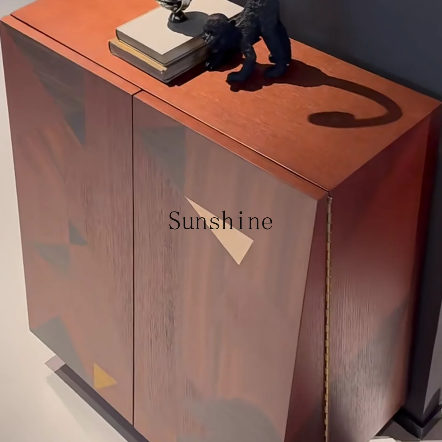 Light luxury storage, dining side cabinet, simple and modern entrance, stable and durable, round and smooth