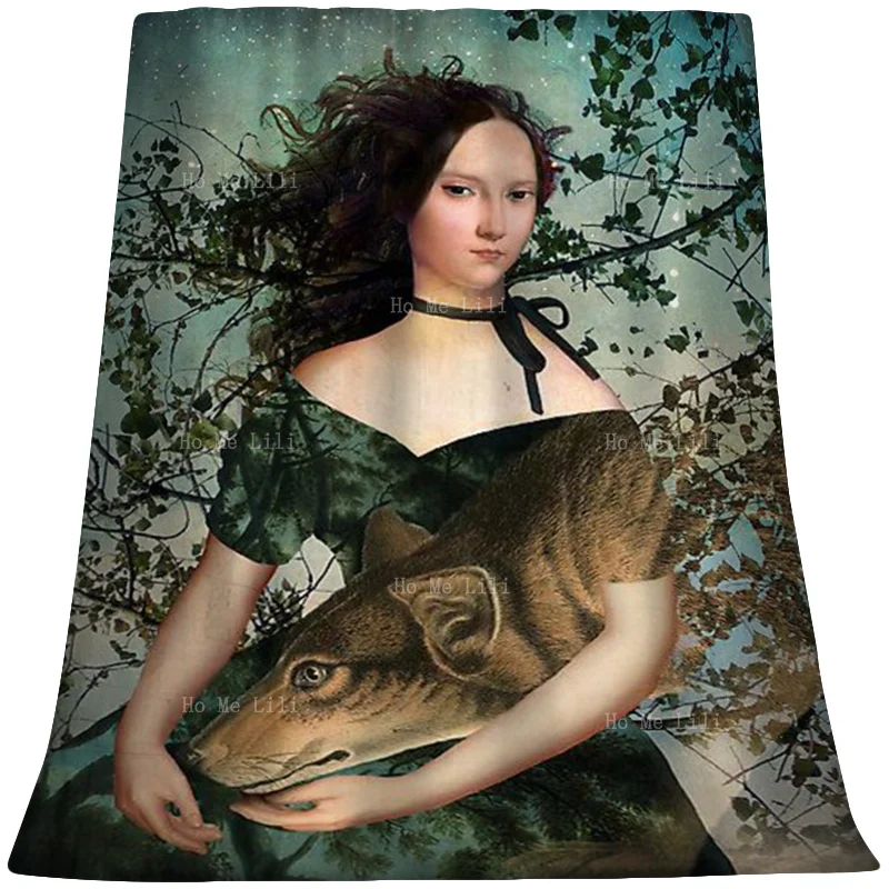 

Портрет красивой женщины и животного волка в тени светильник фланель от Ho Me Lili подходит для всех сезонов