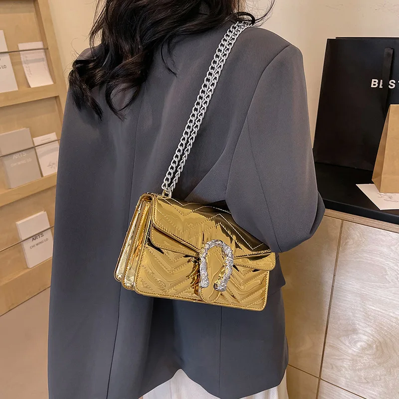 Leichte, luxuriöse, kleine, quadratische Damentasche mit hoher Textur, modisches Kettenschloss, Designer-Unterarm-/Schulter-/Kurier- und Premium-Qualität