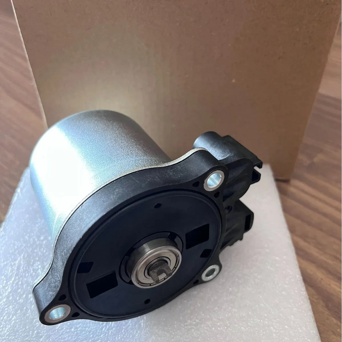 4707012020 47070-12010  Anti Lock ABS Brake Booster Pump for Toyota Yaris Prius Lexus CT200H