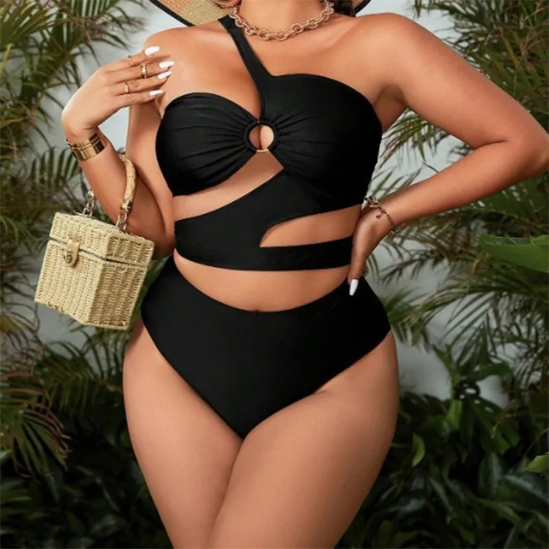 Traje de baño de talla grande para mujer, bañador Sexy con un hombro recortado, conjunto de Bikini con curvas, color negro, 2024