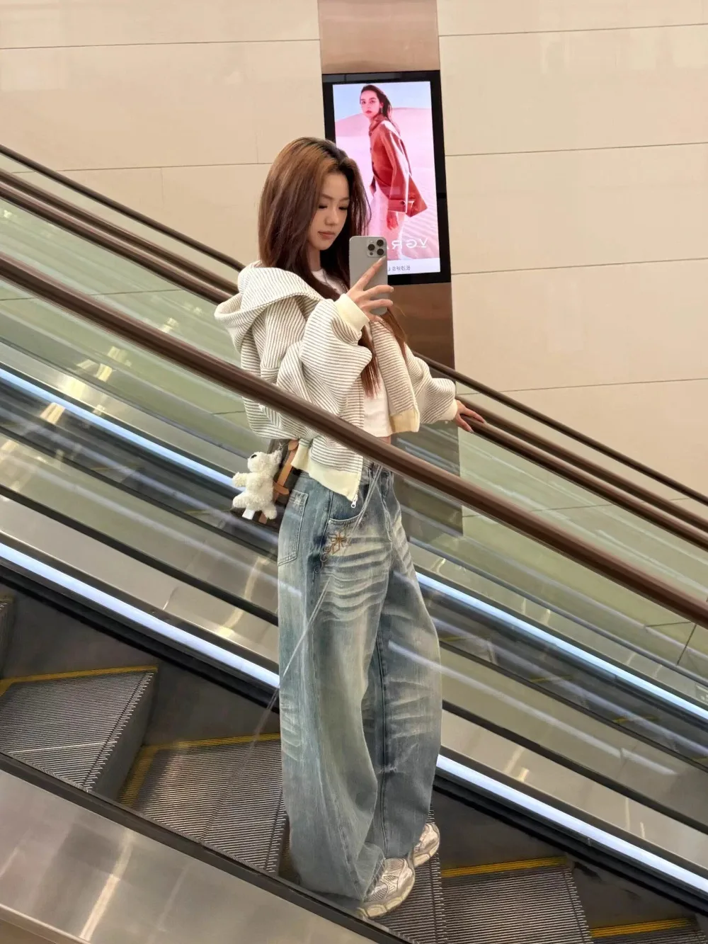 Herbst-Winter-Kurzjacke mit Reißverschluss für Damen, koreanischer, lässiger Stil, gestreifter Kapuzen-Cardigan, lockerer Schnitt, vielseitig einsetzbar, langärmelig, als Oberbekleidung geeignet. – Detail 1
