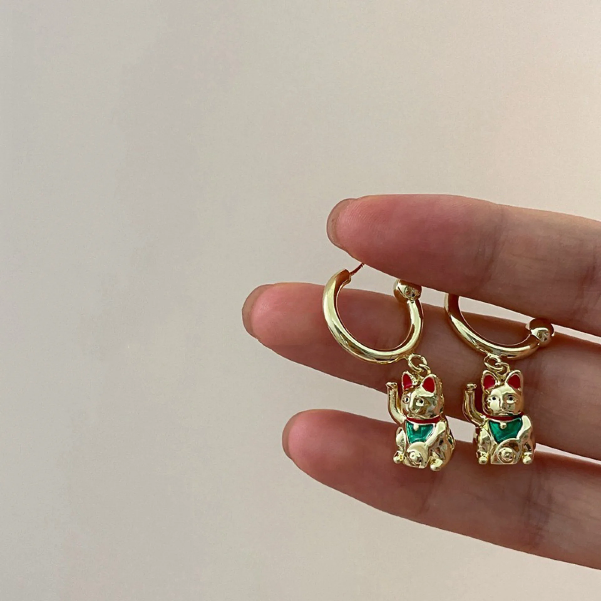 1 pc New Ins Cute Lucky Cat Pendant Earring Vintage Cat Dangle Earrings For Women Girls Fashion Jewelry Gift