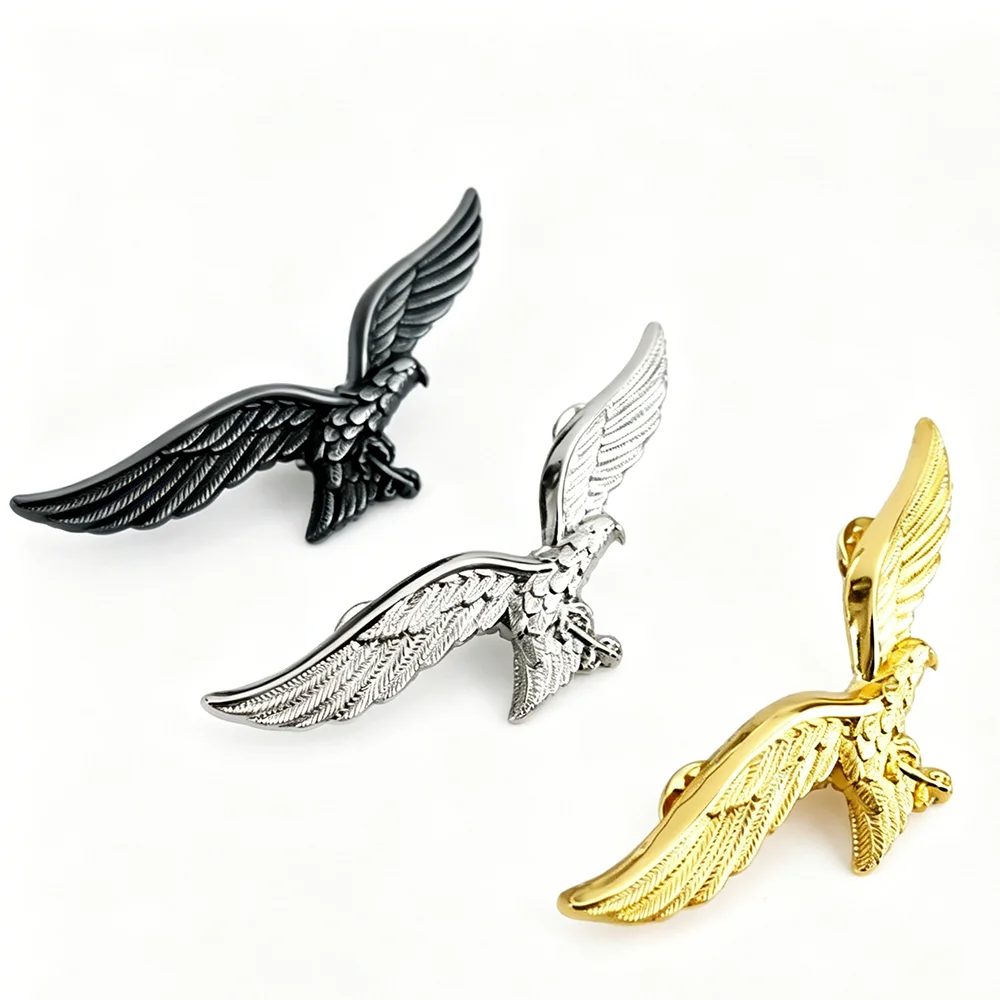 The Eagle Spreads Its Wings Vintage Metal Personalized Creative Brooch Badge with Iron Box