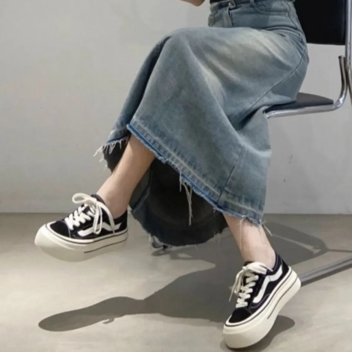 أحذية رياضية نسائية جديدة ذات نعل سميك، تصميم رفع داخلي، أحذية كاجوال مكتنزة قابلة للتنفس للارتداء اليومي في جميع الفصول