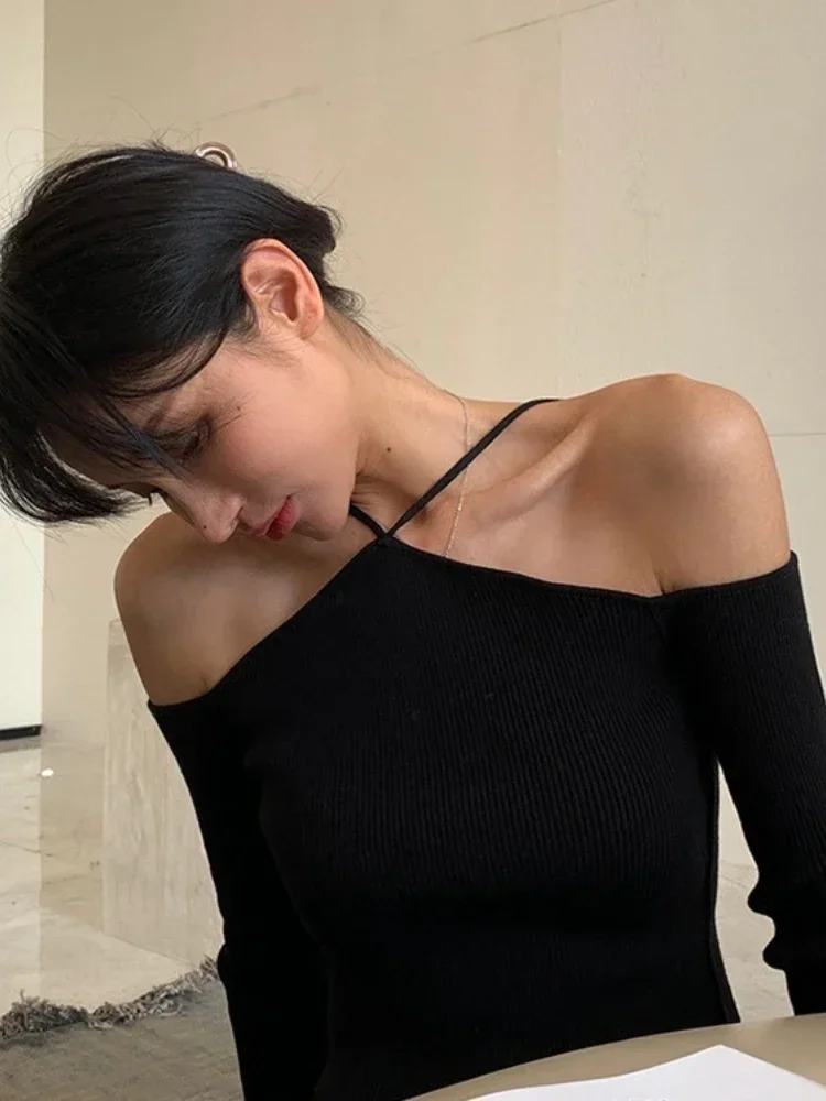 

Однотонный облегающий укороченный топ с лямкой на шее, милая уличная одежда Y2k, трикотажные футболки с открытой спиной, женские уличные футболки с длинными рукавами