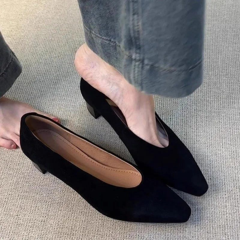 

New Vintage Pointed Toe Women High Heels Granny Shoes Fashion Shallow Slip on Shoes Black Fashion Ladies Pumps Shoes Designer