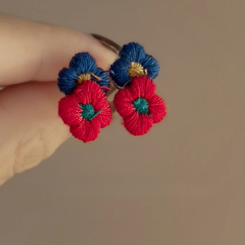 Red And Blue Retro Contrast Flower Earrings For Women, High-end Niche Design, Temperament Earrings For Women