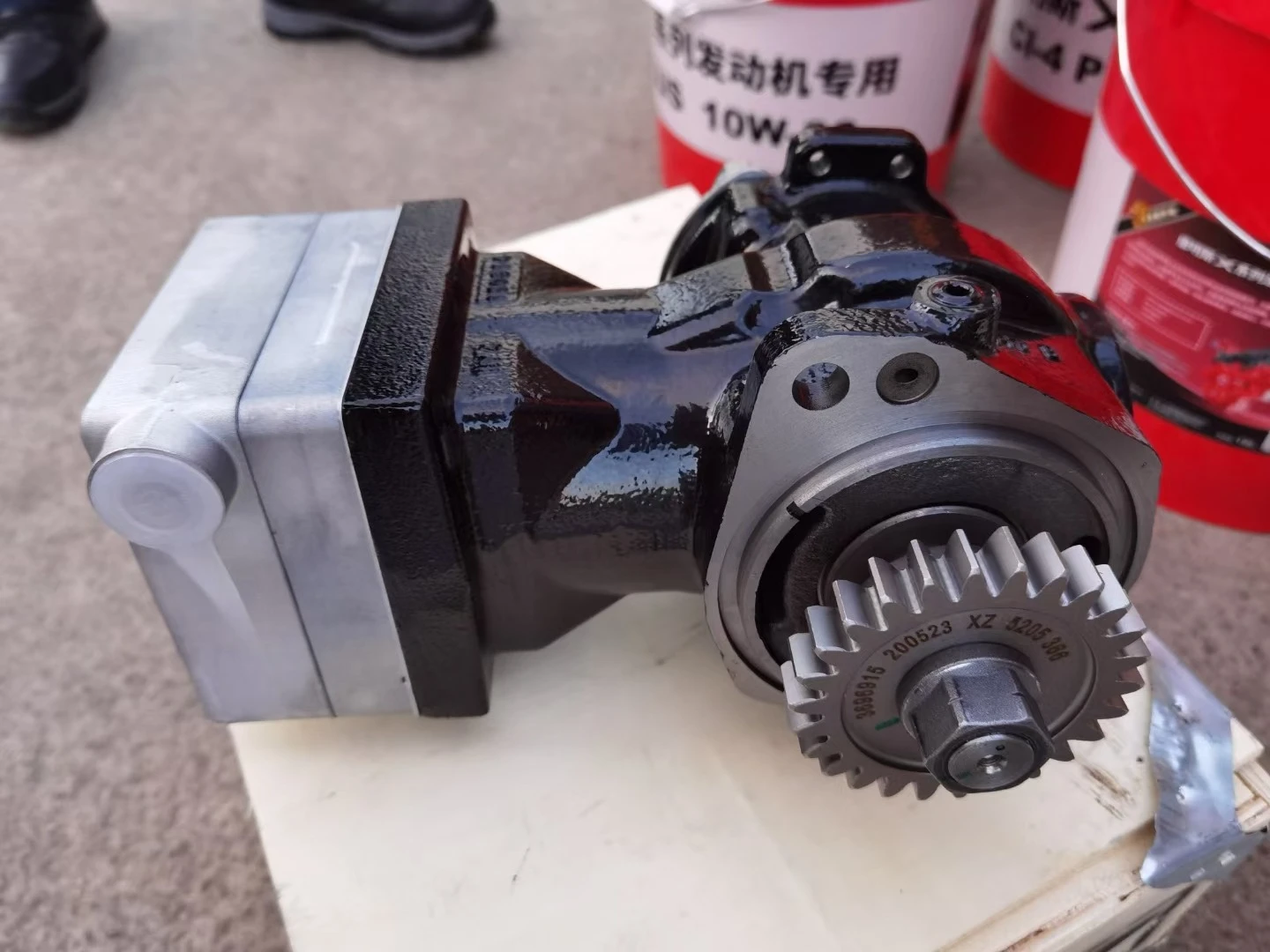 Adapt to Auman Automobile Original Parts Air Pump GTL Air Compressor EST Cummins Air Compressor Assembly