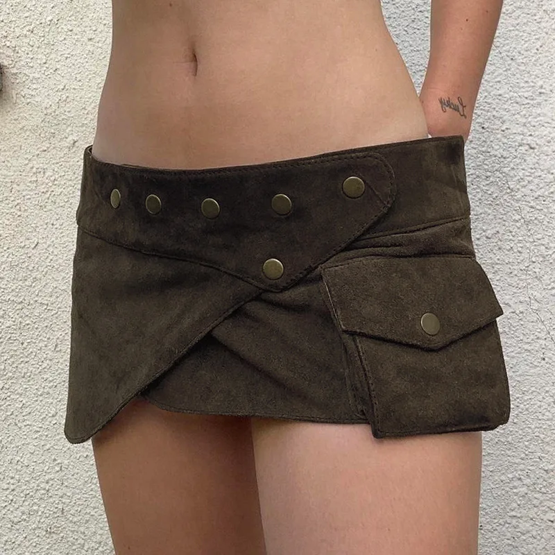 

SKMY American Style Retro Suede Irregular Mini Skirt Rivet Decoration Pocket Design Low Waist Spicy Girl Skirts 2025 Summer New